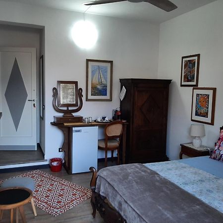 Bed and Breakfast Retro' Beb La Spezia Pokoj fotografie